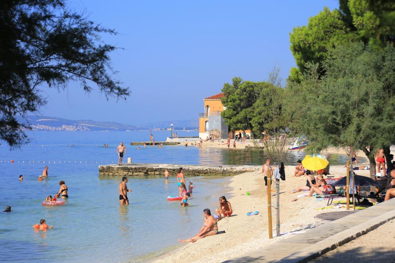 Apartments With A Parking Space Kastel Kambelovac, Kastela - 15480 Buitenkant foto