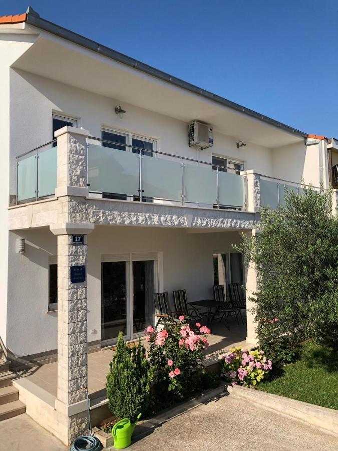 Apartments With A Parking Space Kastel Kambelovac, Kastela - 15480 Buitenkant foto